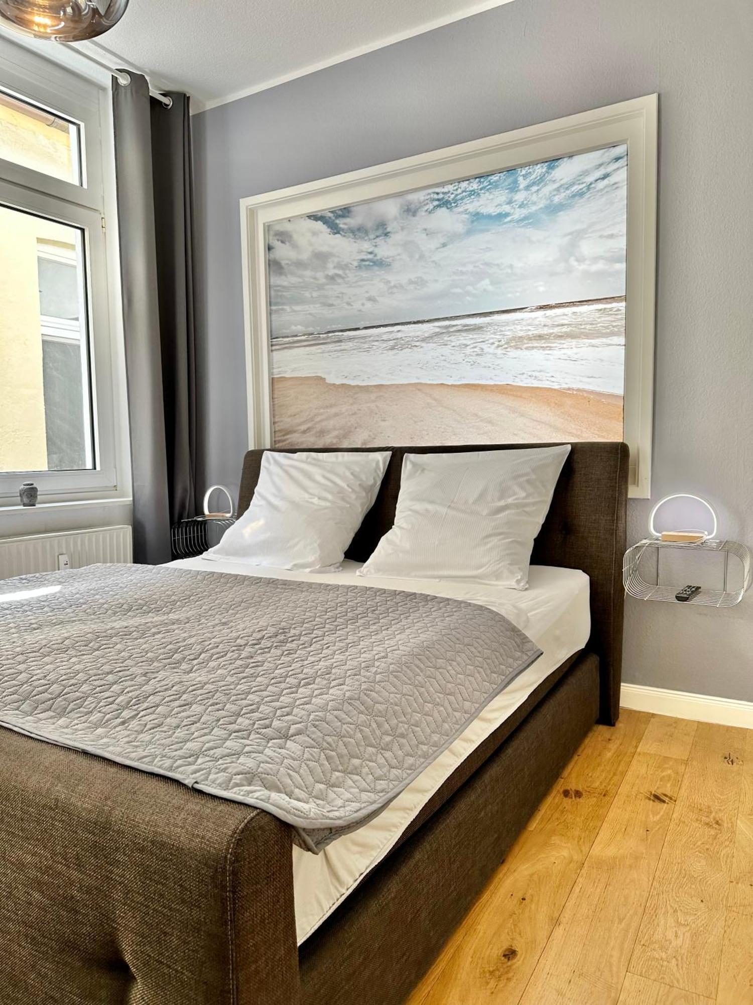 Geraeumiges City-Apartment Mit 2 Badezimmer Und Parkplaetzen D46-Og Oldenburg Kültér fotó