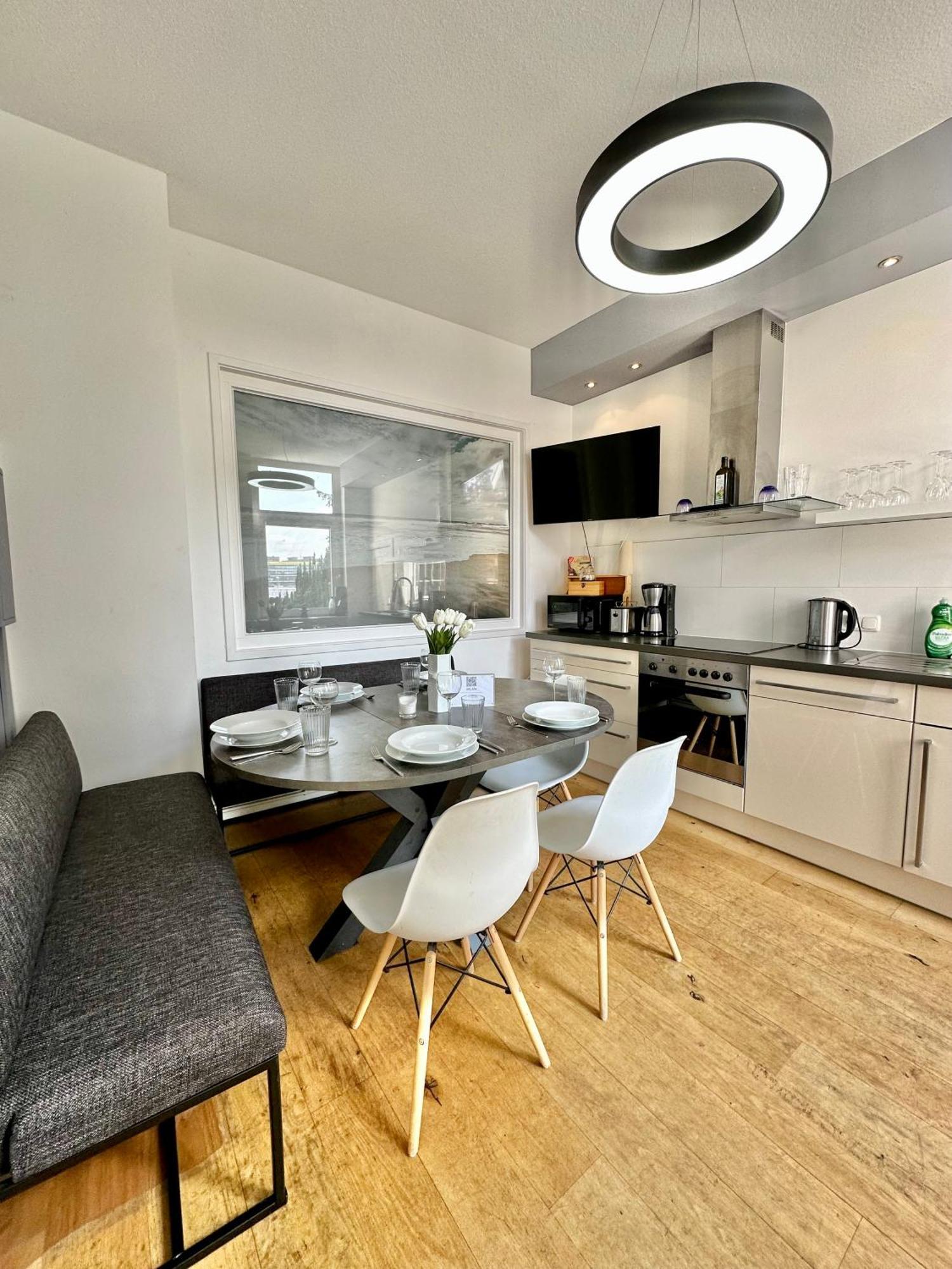 Geraeumiges City-Apartment Mit 2 Badezimmer Und Parkplaetzen D46-Og Oldenburg Kültér fotó