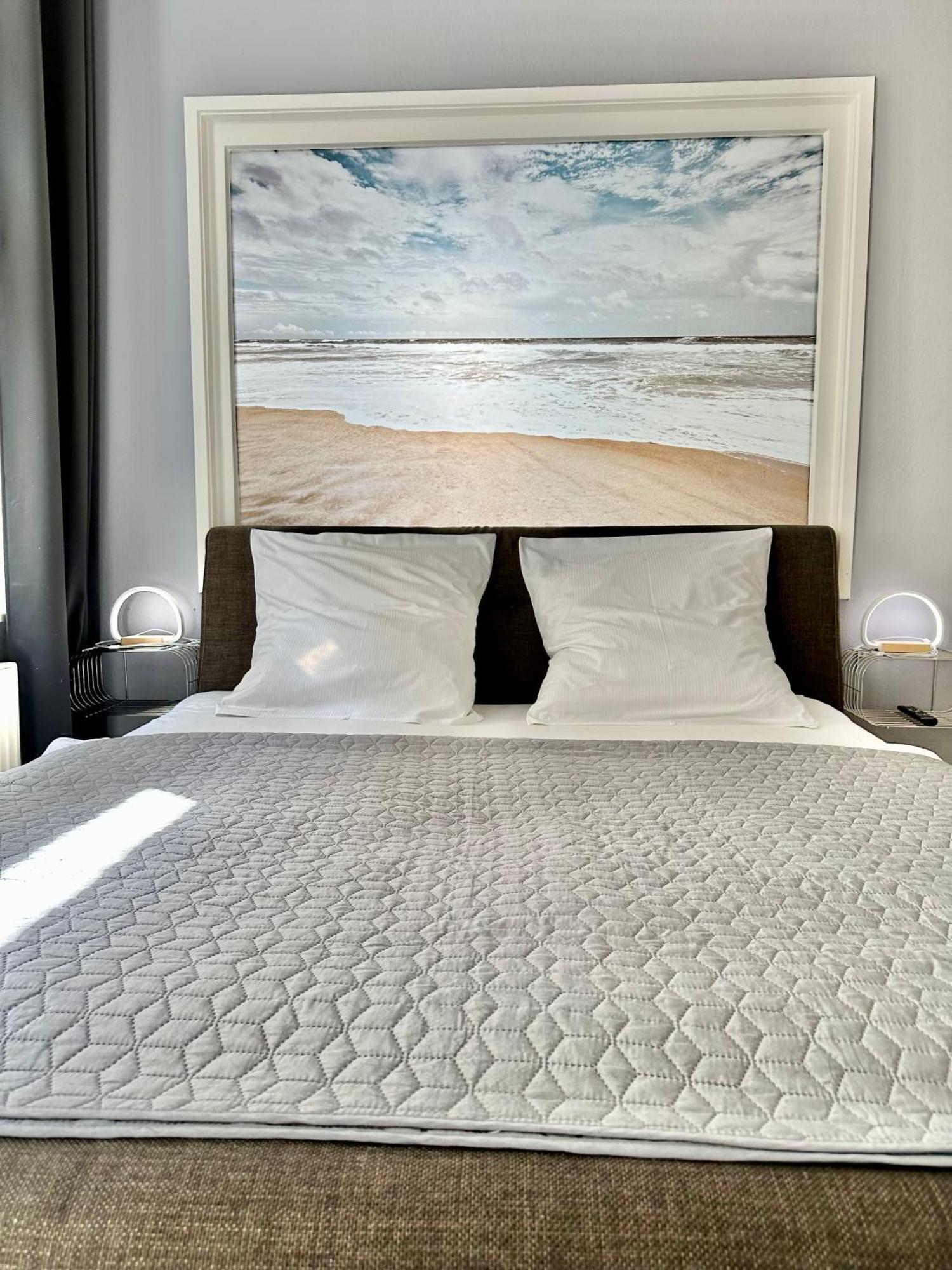 Geraeumiges City-Apartment Mit 2 Badezimmer Und Parkplaetzen D46-Og Oldenburg Kültér fotó