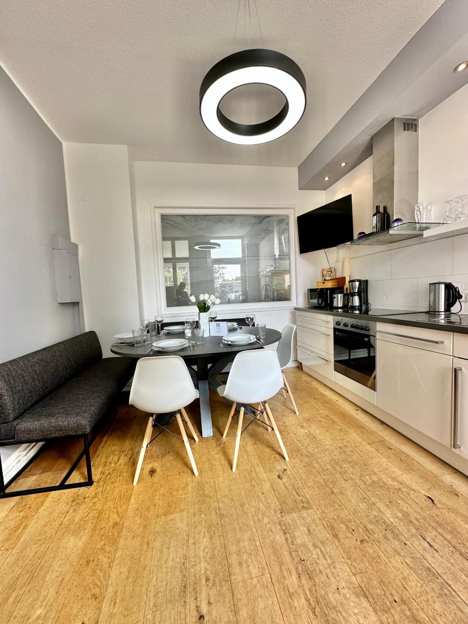 Geraeumiges City-Apartment Mit 2 Badezimmer Und Parkplaetzen D46-Og Oldenburg Kültér fotó