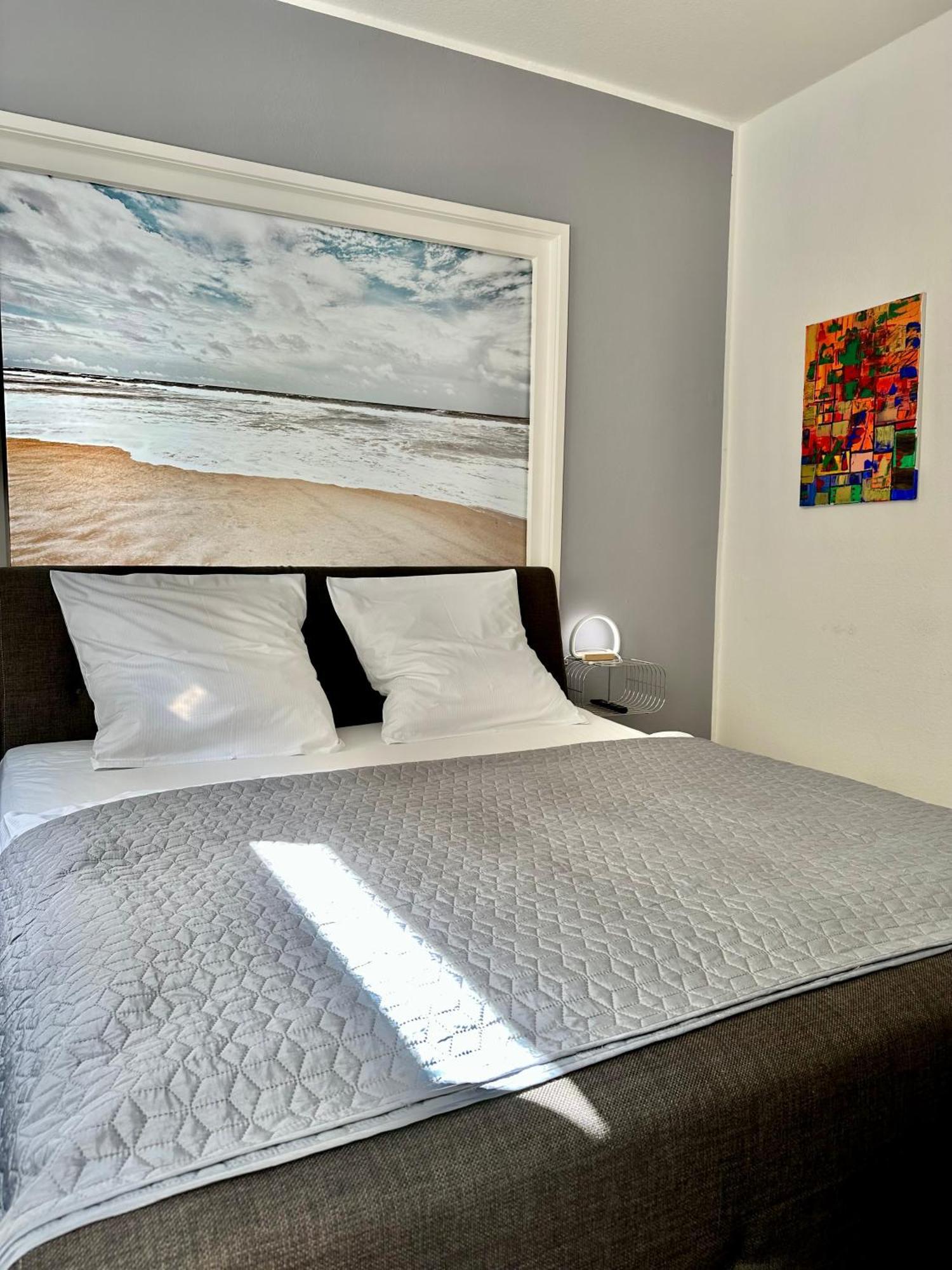 Geraeumiges City-Apartment Mit 2 Badezimmer Und Parkplaetzen D46-Og Oldenburg Kültér fotó