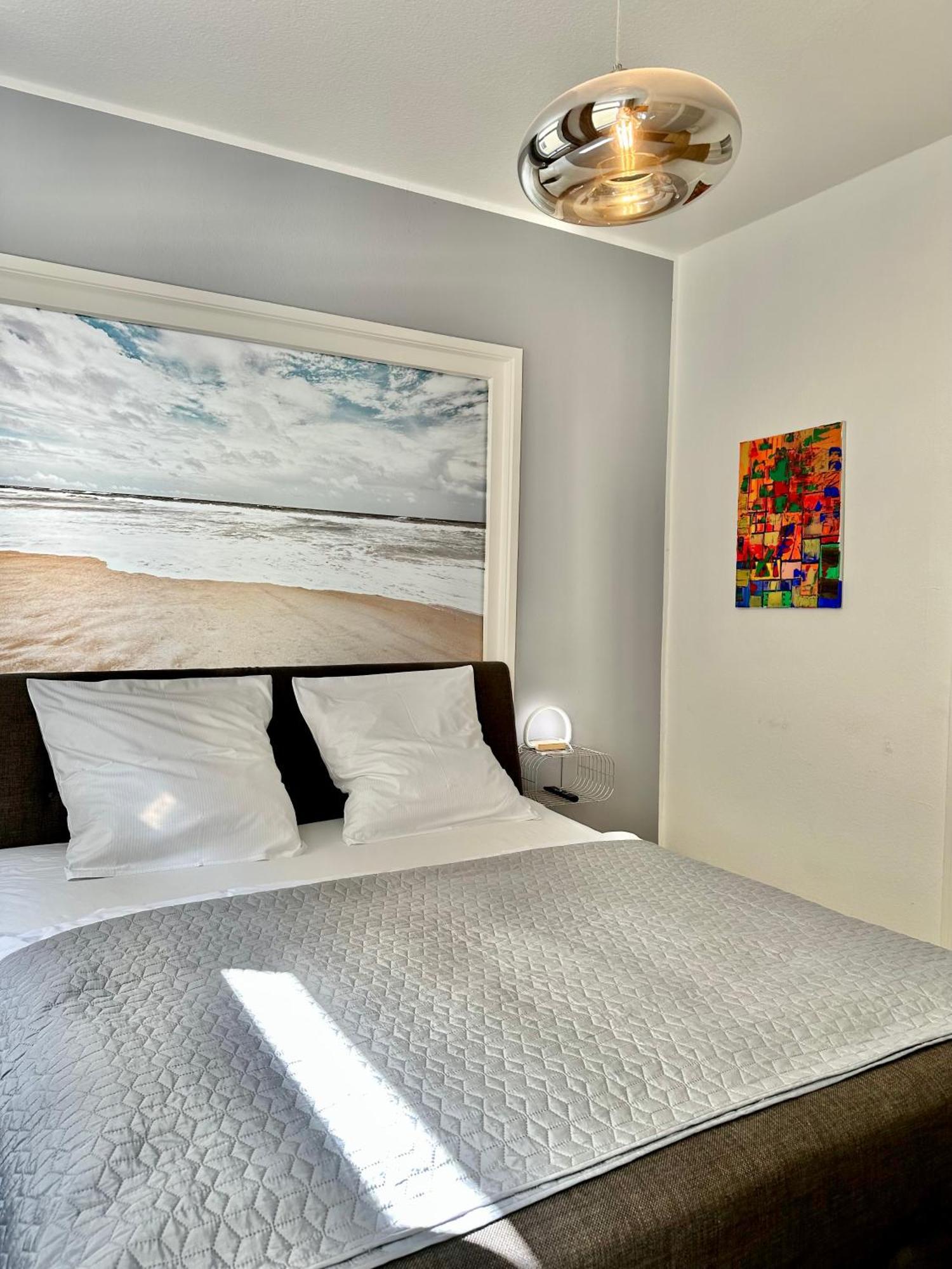 Geraeumiges City-Apartment Mit 2 Badezimmer Und Parkplaetzen D46-Og Oldenburg Kültér fotó