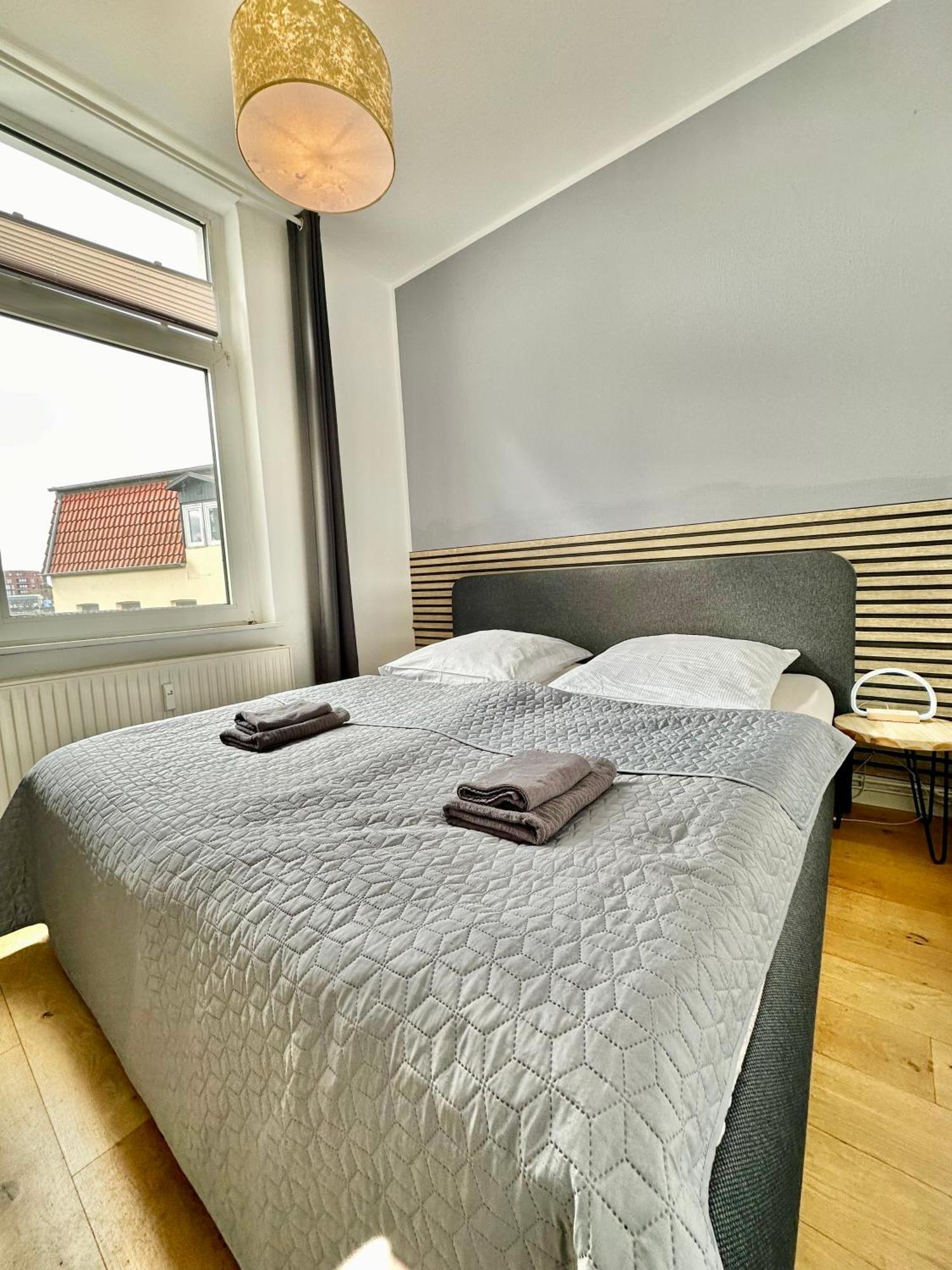 Geraeumiges City-Apartment Mit 2 Badezimmer Und Parkplaetzen D46-Og Oldenburg Kültér fotó