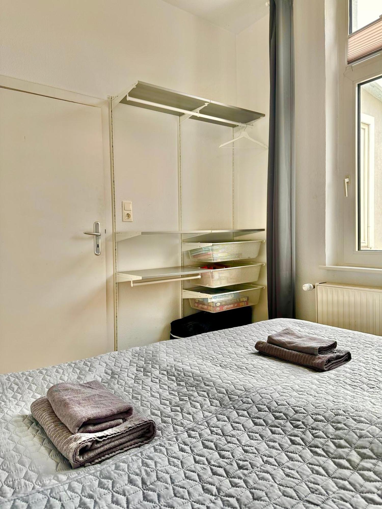 Geraeumiges City-Apartment Mit 2 Badezimmer Und Parkplaetzen D46-Og Oldenburg Kültér fotó